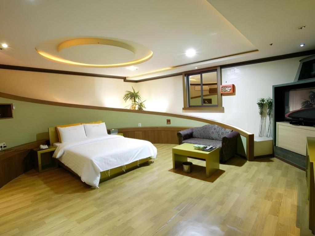 Hotel Head-One Uijeongbu Экстерьер фото