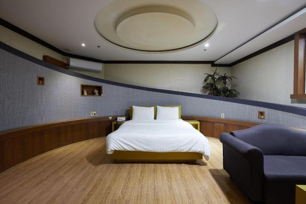 Hotel Head-One Uijeongbu Экстерьер фото